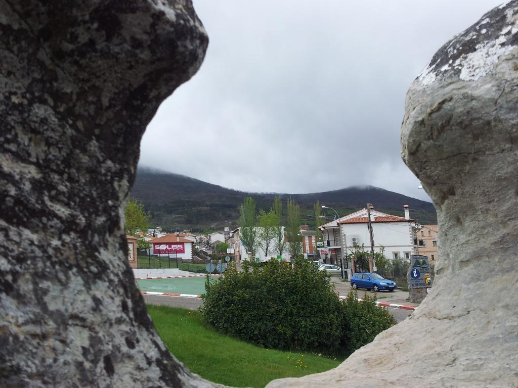 Alojamiento Cr Cuatro Caminos San Pablo de los Montes Buitenkant foto
